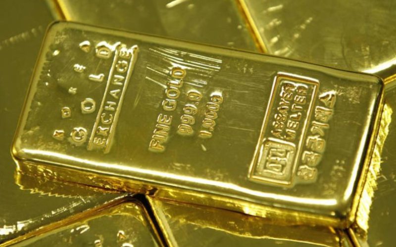 الذهب يتراجع مع انتعاش الأسهم وصعود الدولار فوق المشهد