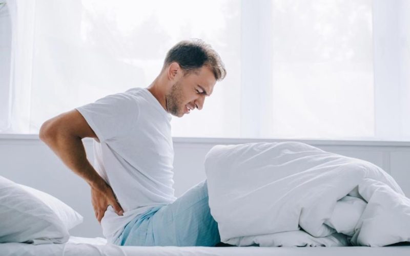 خطوات تخلّصك من آلام النوم المزمنة… جرّبها الليلة فقط!