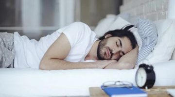 طفرة جينية نادرة تكشف: لماذا يكتفي البعض بساعات نوم أقل دون أن يتعبوا؟